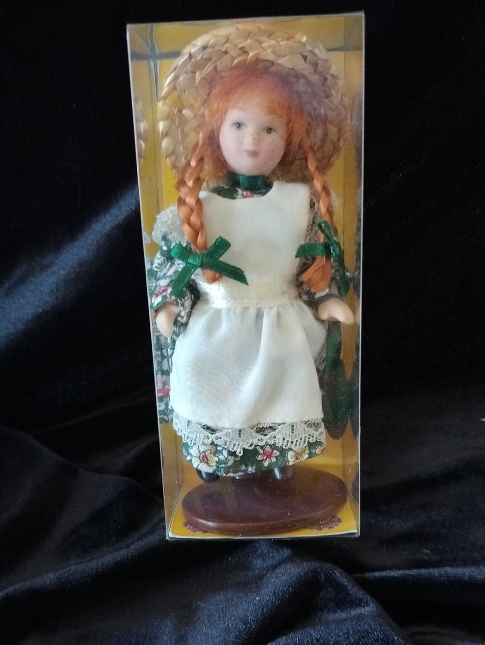 Vintage Anne of Green Gables porcelain collector doll.